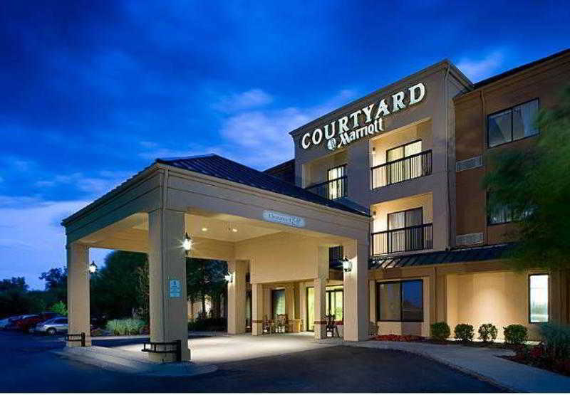 Courtyard By Marriott Wichita East Hotel Bagian luar foto